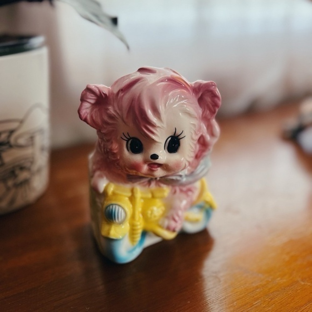 Vintage Kitschy Ardco Bear Planter